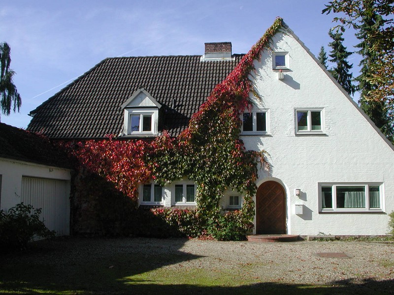 Haus von der Stra�e aus gesehen